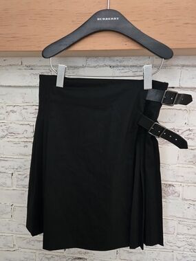 Size 2, Burberry London, Made In Scotland, Black Pleated Vintage Skirt